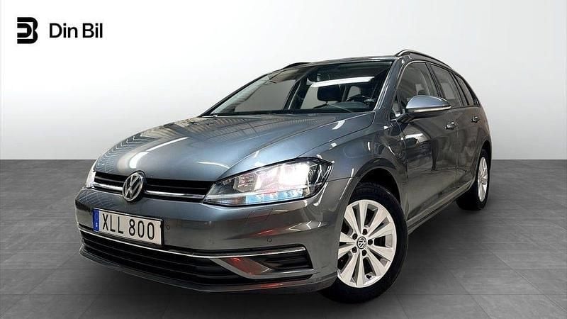Mörkgrå Begagnad 2018 VW Golf VII Kombi | 159 900 kr (Marknadspris) - Bild 1/4