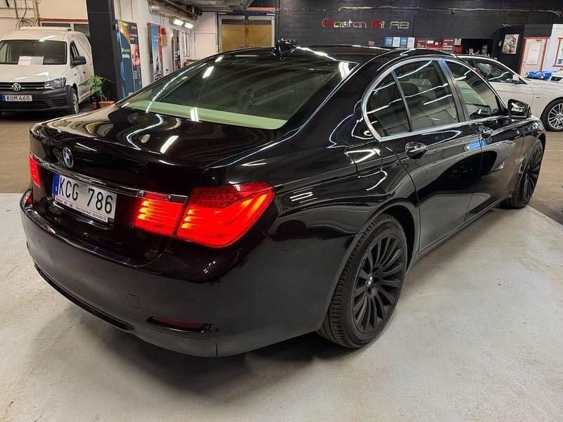 Begagnad BMW 730 245 HK (180 kW) 2009 Svart Sedan