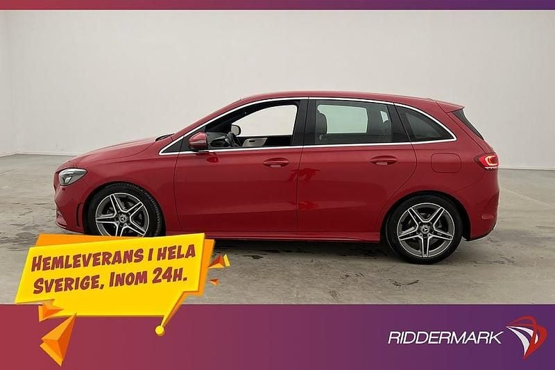 Röd Begagnad 2019 Mercedes B180 AMG Minibuss | 238 900 kr (Marknadspris) - Bild 1/3