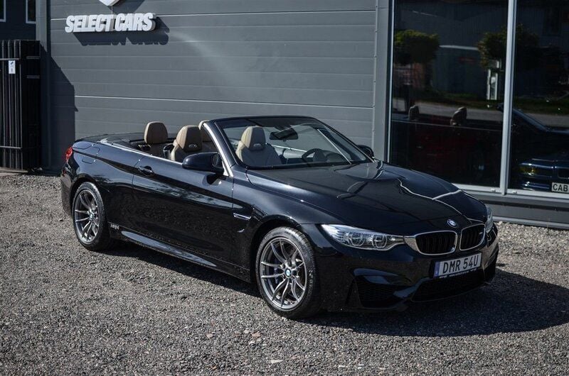 Svart Begagnad 2015 BMW M4 Cabriolet Cab | 459 900 kr (Bra pris) - Bild 1/4