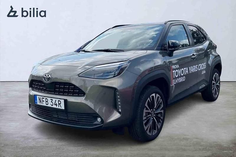 Grön Ny 2025 Toyota Yaris Cross SUV | 355 000 kr - Bild 1/1