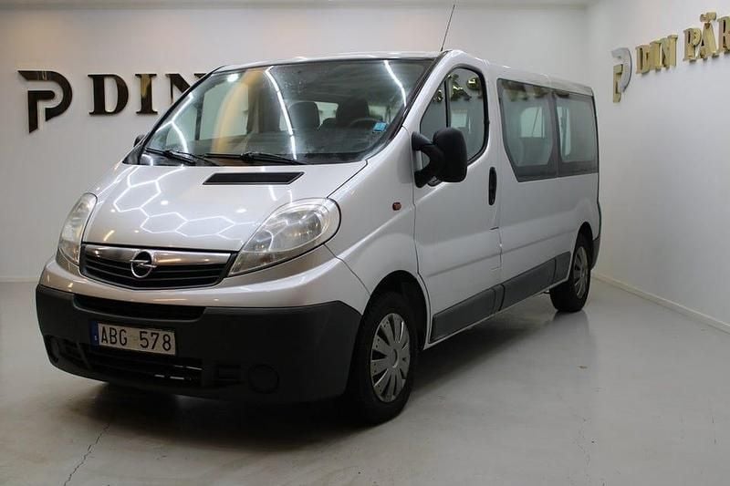 Begagnad Opel Vivaro 117 HK (86 kW) 2007 Grå Minibuss
