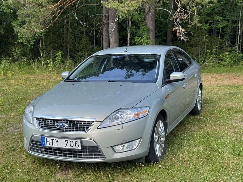 Grå Begagnad 2009 Ford Mondeo Titanium X Halvkombi | 50 000 kr - Bild 1/4