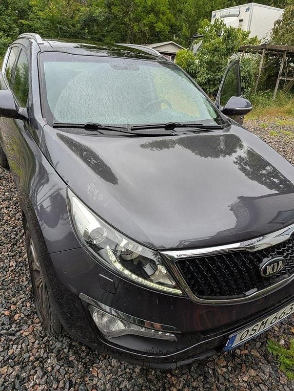 Grå Begagnad 2015 Kia Sportage SUV | 90 000 kr (Superpris) - Bild 1/4