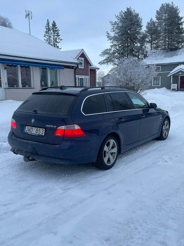 Begagnad BMW 525 197 HK (144 kW) 2009 Kombi
