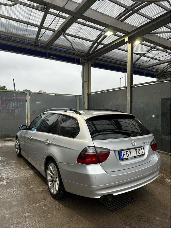 Grå Begagnad 2007 BMW 325 Advantage Kombi | 52 500 kr (Bra pris) - Bild 1/4