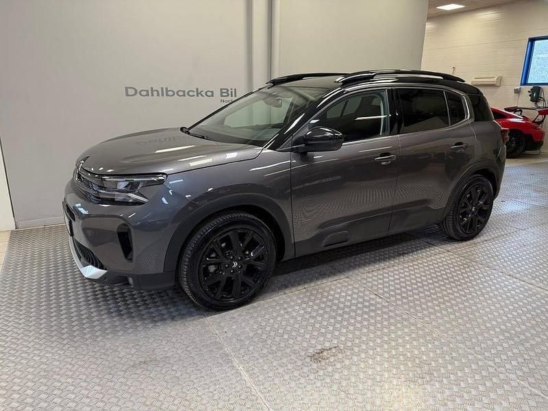 Grå Begagnad 2024 Citroën C5 Aircross PureTech SUV | 255 000 kr (Marknadspris) - Bild 1/4