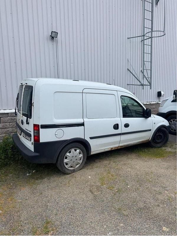 Vit Begagnad 2006 Opel Combo Minibuss | 5 000 kr (Superpris) - Bild 1/2