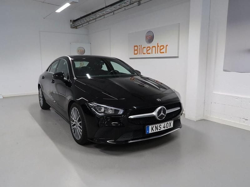 Svart Begagnad 2019 Mercedes CLA180 Sedan | 269 900 kr (Marknadspris) - Bild 1/3