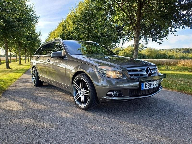 Silver Begagnad 2010 Mercedes C180 Avantgarde Kombi | 70 000 kr (Marknadspris) - Bild 1/4