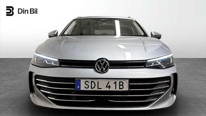 Begagnad VW Passat Business 150 HK (110 kW) 2024 Silver Kombi