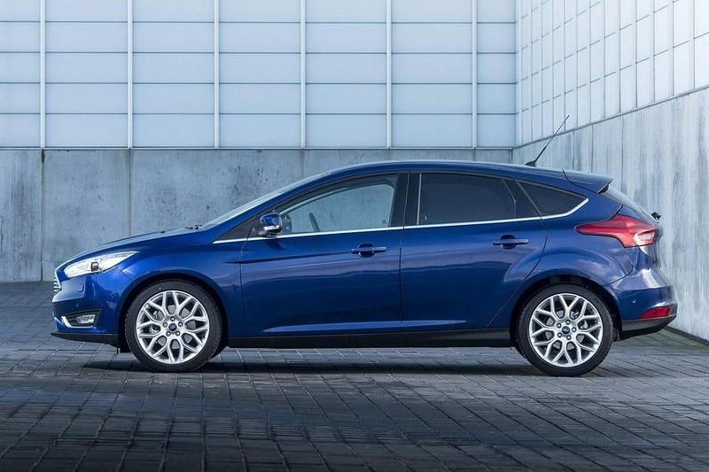 Begagnad 2017 Ford Focus Halvkombi | 15 000 kr - Bild 1/4