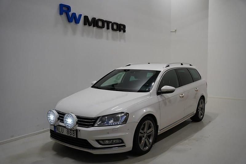 Begagnad VW Passat R-line 170 HK (125 kW) 2012 Vit Kombi