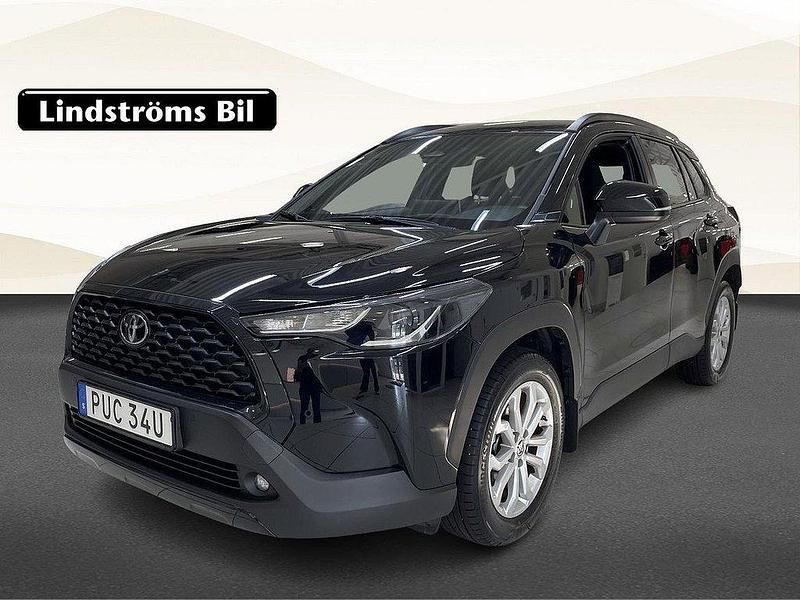 Svart Begagnad 2024 Toyota Corolla Cross Active SUV | 379 900 kr (Marknadspris) - Bild 1/3