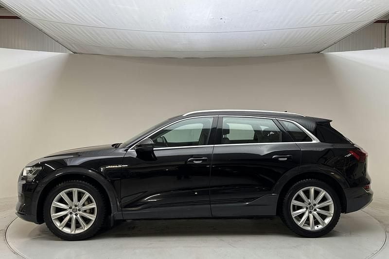 Begagnad Audi e-tron 211 kW (288 HK) 2020 Svart SUV