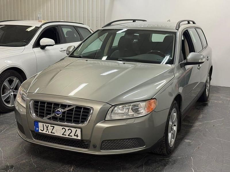 Begagnad Volvo V70 200 HK (147 kW) 2007 Ljusgrön Kombi
