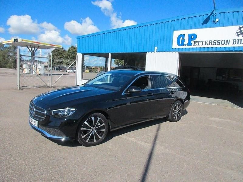 Svart Begagnad 2021 Mercedes E300 Avantgarde Kombi | 329 000 kr (Bra pris) - Bild 1/3