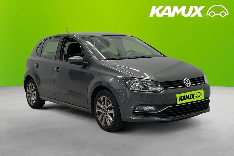 Silver/grå Begagnad 2016 VW Polo Halvkombi | 134 800 kr (Marknadspris) - Bild 1/3