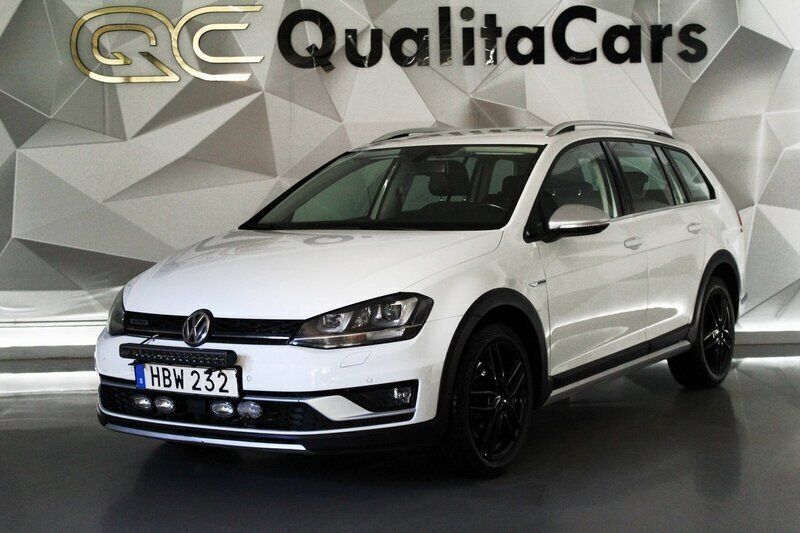 Vit Begagnad 2016 VW Golf Alltrack Kombi | 124 900 kr (Marknadspris) - Bild 1/4