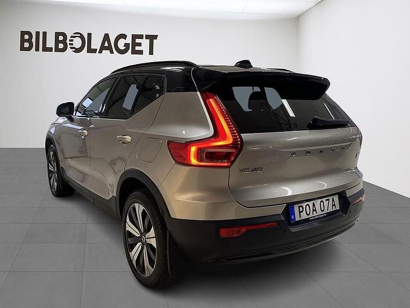 Begagnad Volvo XC40 Core 185 kW (252 HK) 2022 Ljusgrå SUV