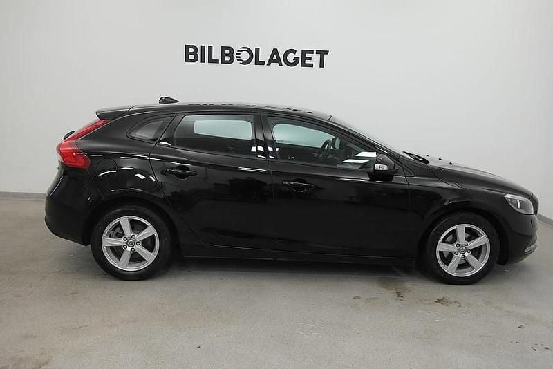 Begagnad Volvo V40 Kinetic 116 HK (85 kW) 2013 Svart