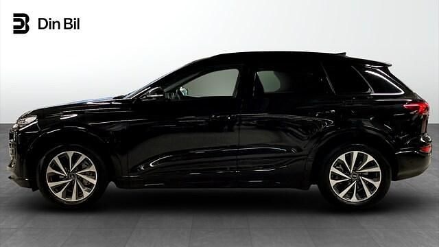 Begagnad Audi Q6 e-tron Performance 239 kW (326 HK) 2025 Svart SUV