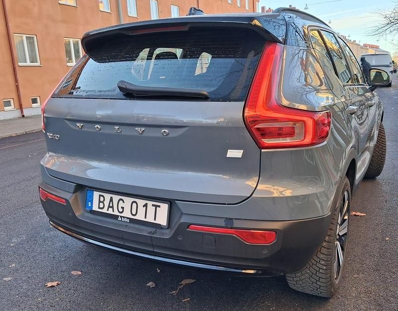 Begagnad Volvo XC40 Single Motor 169 kW (231 HK) 2023 Thunder grey metallic SUV