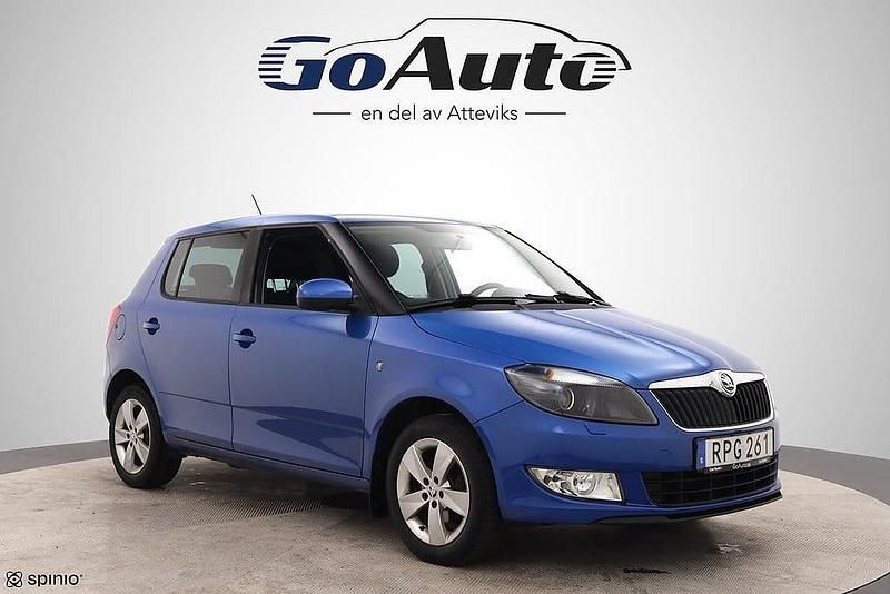 Blå Begagnad 2014 Skoda Fabia Halvkombi | 69 900 kr (Lite dyr) - Bild 1/4