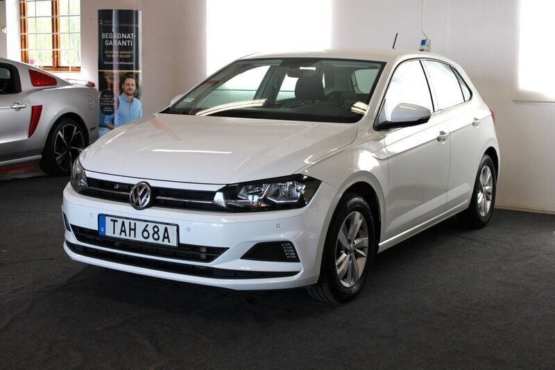 Vit Begagnad 2020 VW Polo Halvkombi | 124 900 kr (Marknadspris) - Bild 1/4