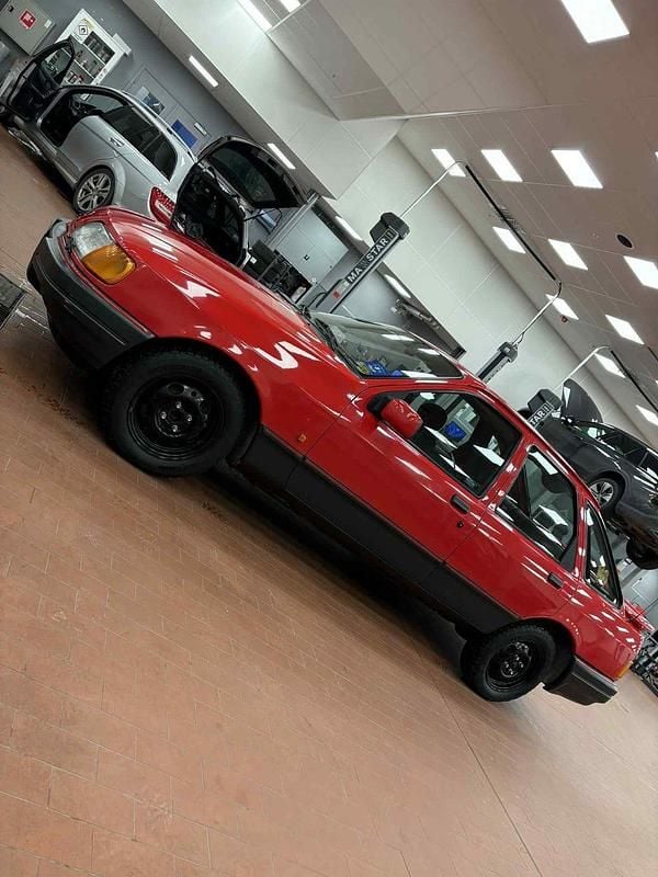 Begagnad Ford Sierra 120 HK (88 kW) 1989
