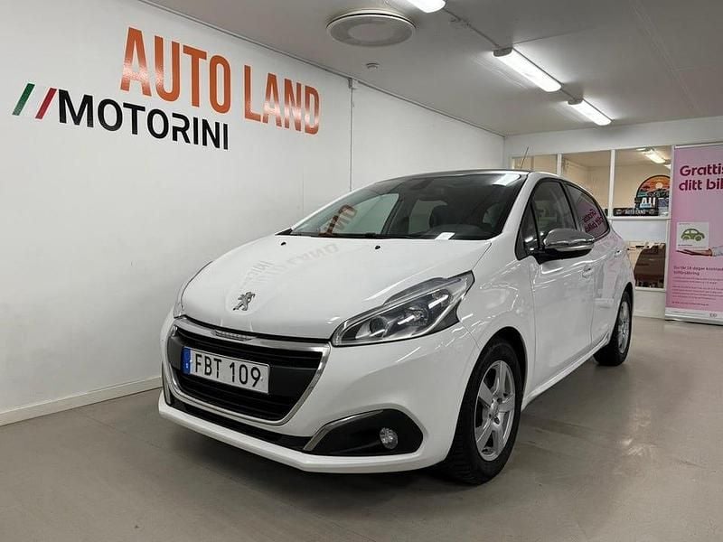 Vit Begagnad 2016 Peugeot 208 Halvkombi | 69 900 kr (Marknadspris) - Bild 1/4