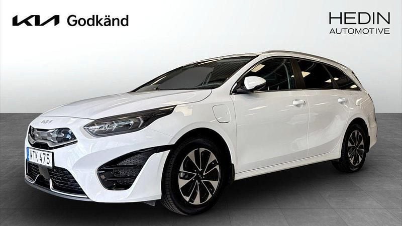 Vit (white) Begagnad 2024 Kia Ceed Sportswagon Advance Kombi | 309 900 kr (Dyr) - Bild 1/4
