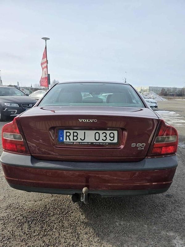 Begagnad Volvo S80 170 HK (125 kW) 1999 Mörkröd Sedan