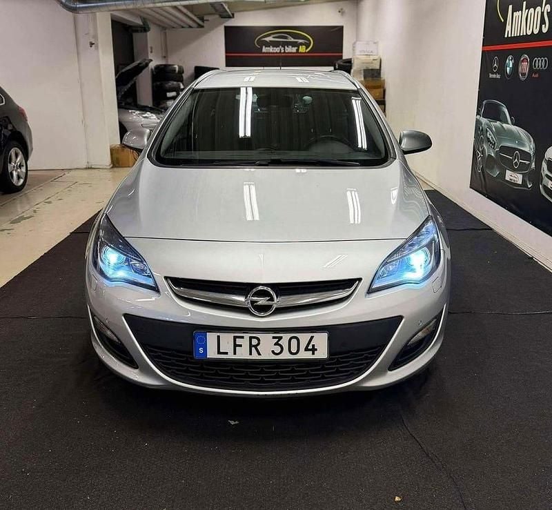 Begagnad Opel Astra drive 140 HK (102 kW) 2015 Grå Kombi