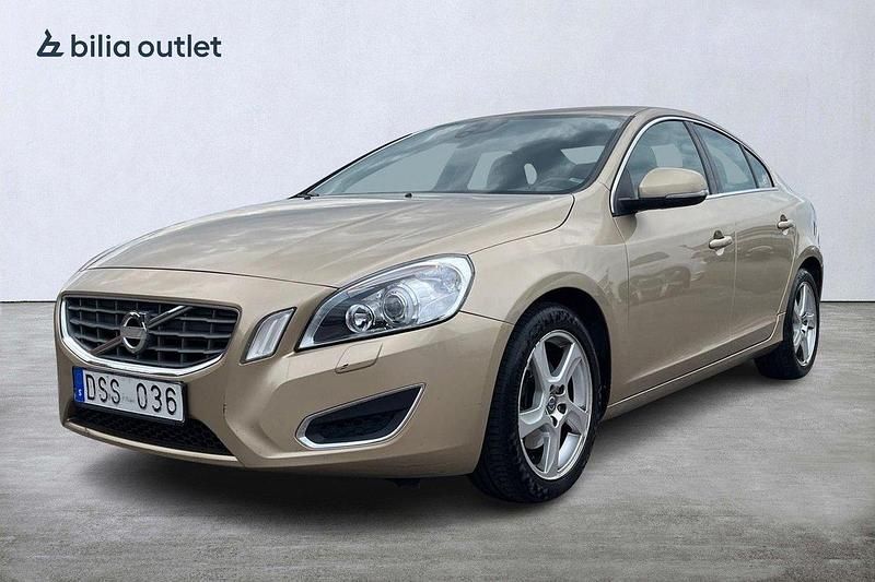Ljusbrun (brun) Begagnad 2011 Volvo S60 Momentum Sedan | 94 900 kr (Marknadspris) - Bild 1/3