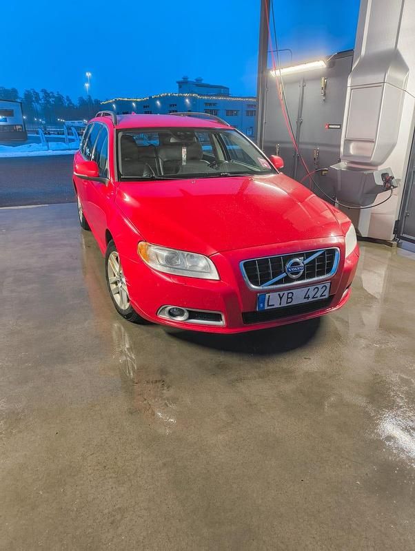 Begagnad 2012 Volvo V70 Momentum Kombi | 79 000 kr (Dyr) - Bild 1/4