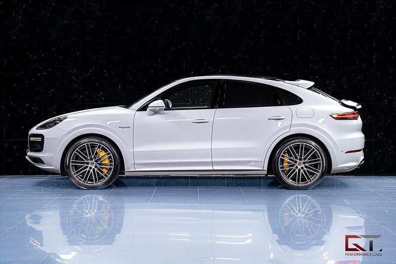 Begagnad Porsche Cayenne Turbo S 680 HK (500 kW) 2022 Vit SUV