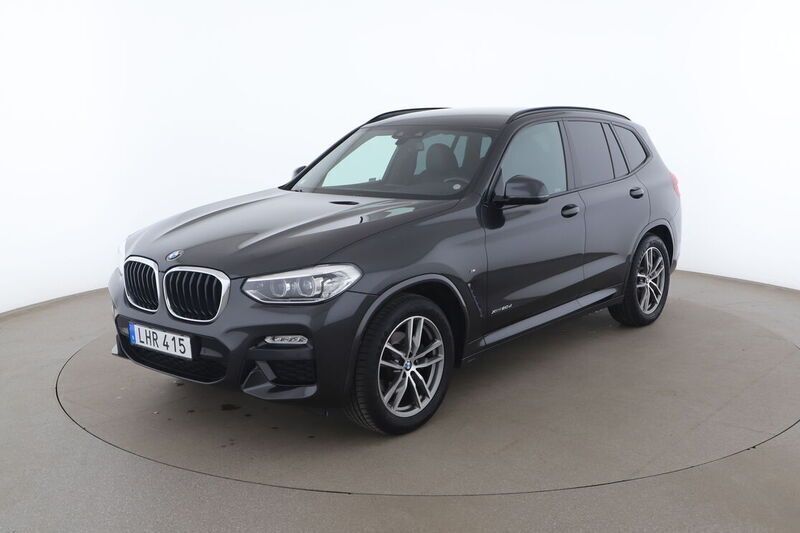 Grå Begagnad 2018 BMW X3 M Sport SUV | 344 000 kr (Marknadspris) - Bild 1/4