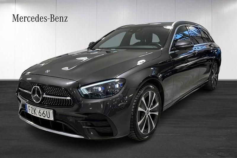 Grå Begagnad 2021 Mercedes E300 AMG Kombi | 394 900 kr (Dyr) - Bild 1/4