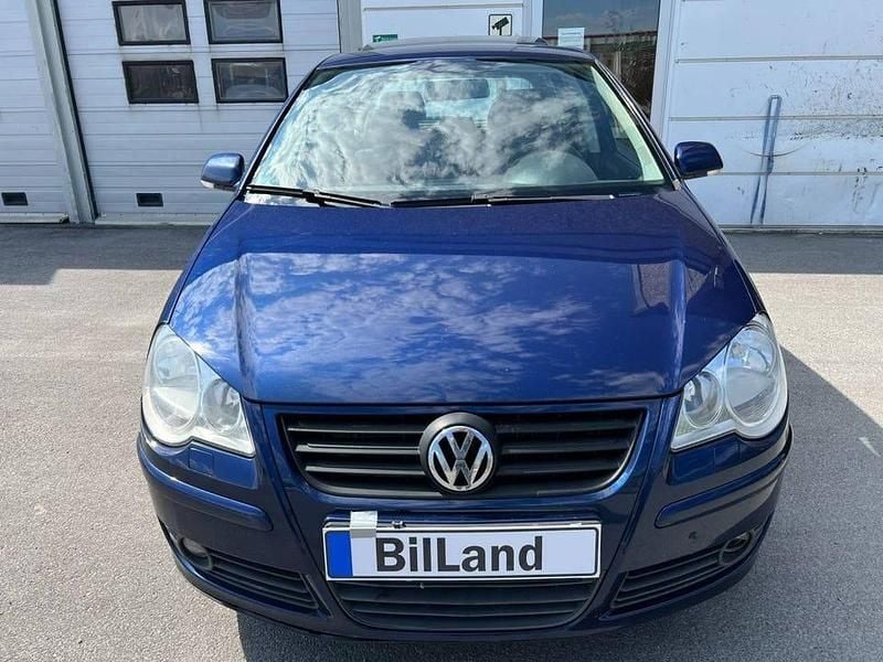 Begagnad VW Polo Comfortline 81 HK (59 kW) 2009 Mörkblå (blå) Halvkombi