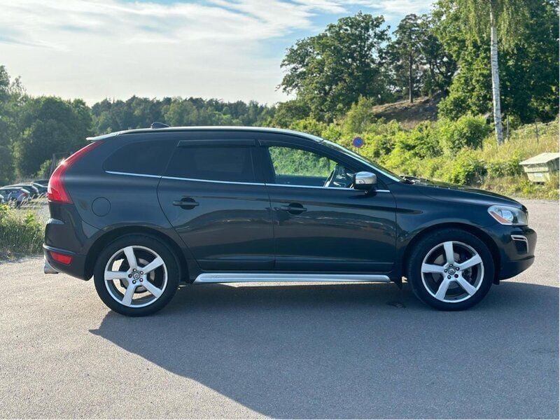 Grå Begagnad 2012 Volvo XC60 R-Design SUV | 129 900 kr (Bra pris) - Bild 1/4