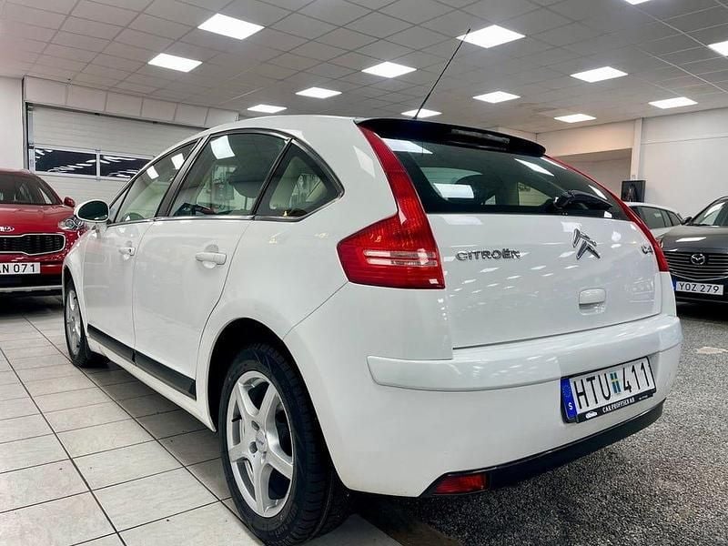 Begagnad Citroën C4 109 HK (80 kW) 2009 Vit Halvkombi
