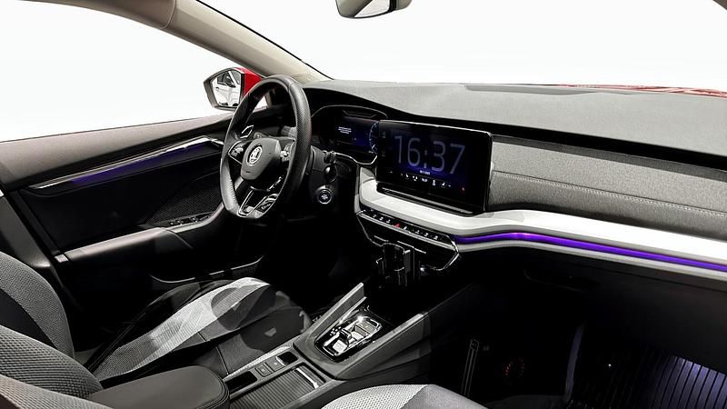 Begagnad Skoda Octavia Style 150 HK (110 kW) 2022 Röd Kombi