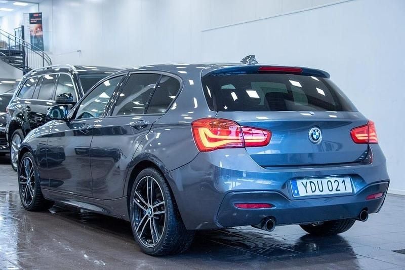 Begagnad BMW M135 326 HK (239 kW) 2016 Grå Halvkombi
