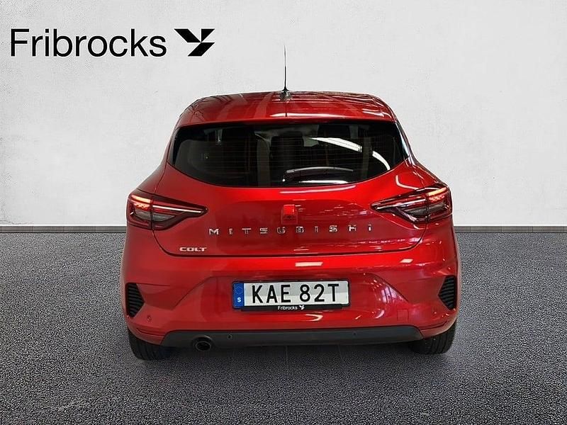Begagnad Mitsubishi Colt Invite 92 HK (67 kW) 2024 Röd Halvkombi