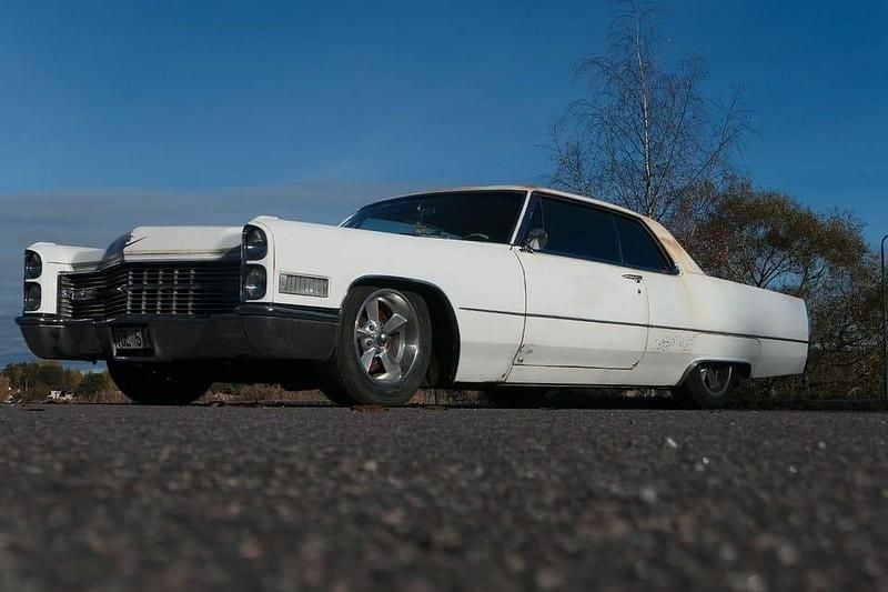 Begagnad Cadillac Coupé DeVille 345 HK (253 kW) 1966 Vit Sportkupé