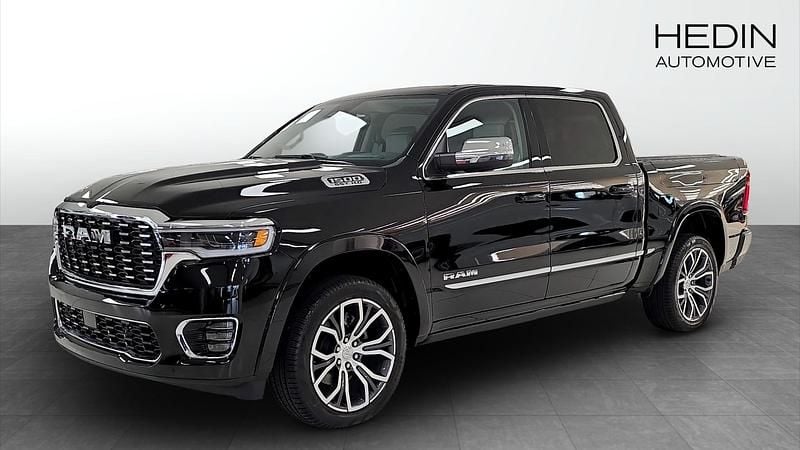 Ny RAM 1500 548 HK (403 kW) 2025 Svart Pickup
