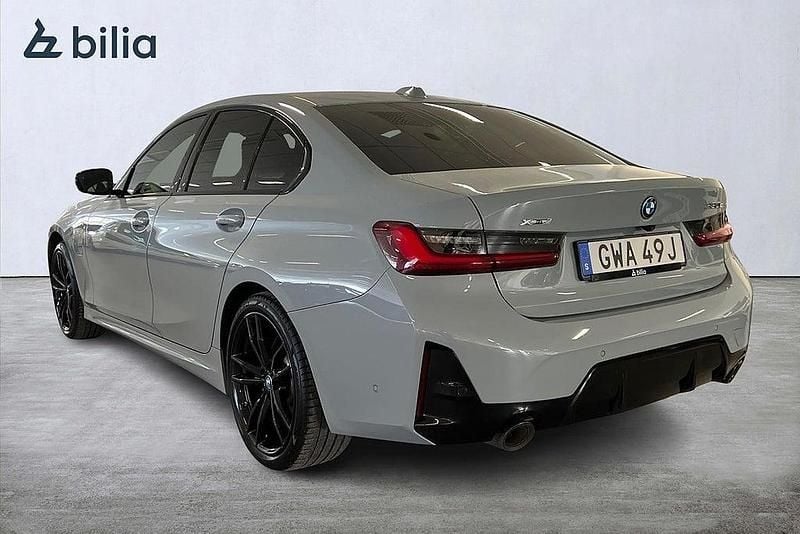 Begagnad BMW 330e M Sport 184 HK (135 kW) 2024 Grå Sedan