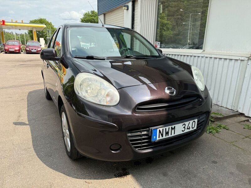 Lila Begagnad 2013 Nissan Micra Halvkombi | 44 900 kr (Bra pris) - Bild 1/4