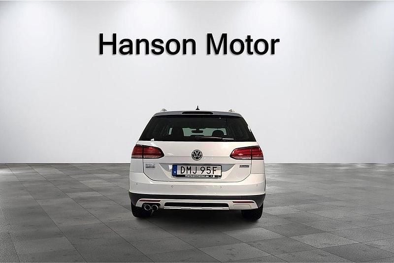 Begagnad VW Golf Alltrack 184 HK (135 kW) 2020 Vit Kombi